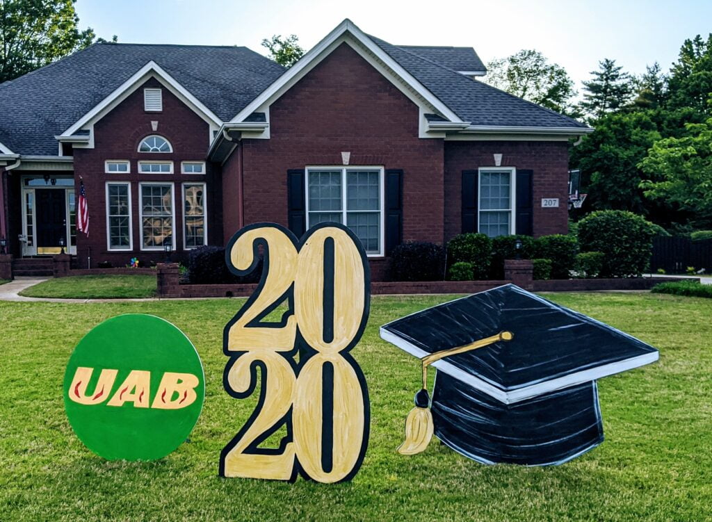 Lawn signs in Madison Alabama: MADyardArt loves celebrating all kinds of occasions, including birthdays, anniversaries, new babies, retirements, and much more.