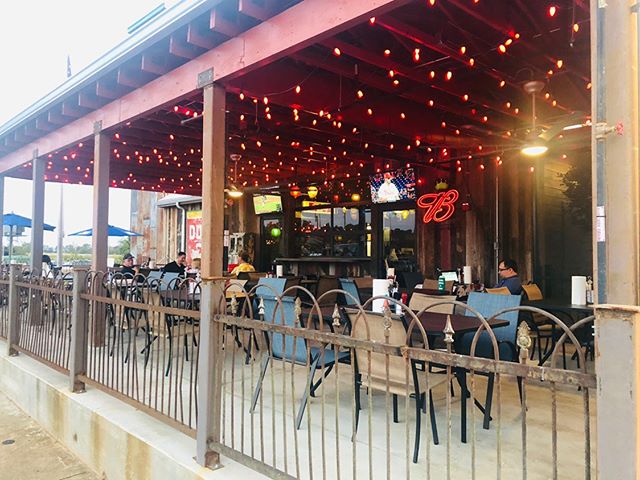 Outdoor Seating | Patio Seating | Table Service in Madison, Alabama