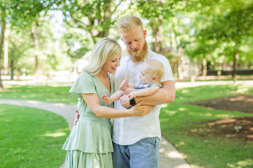 Madison, Alabama photographer Whitney Briscoe Photographer: With the first day of fall around the corner, I spoke with Briscoe about the advice she gives to families who are about to take family photos.
