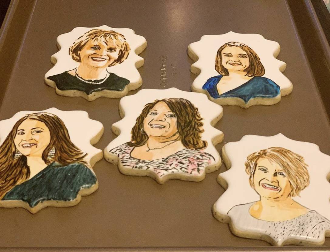 Nutmeg's Cookies: Decorated Cookies in Madison, Alabama |"I can do watercolor paintings, portrait sketches, something really cutesie or cartoon-like" and much more. 