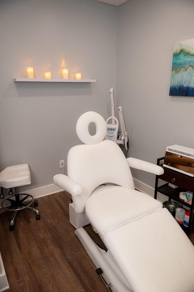 Premiere Dental Spa in Madison, Alabama is skilled in cosmetic fillings, dental crowns, porcelain bridges, root canals, removable and complete cosmetic dentures, emergency dental care, sealants, and so much more.